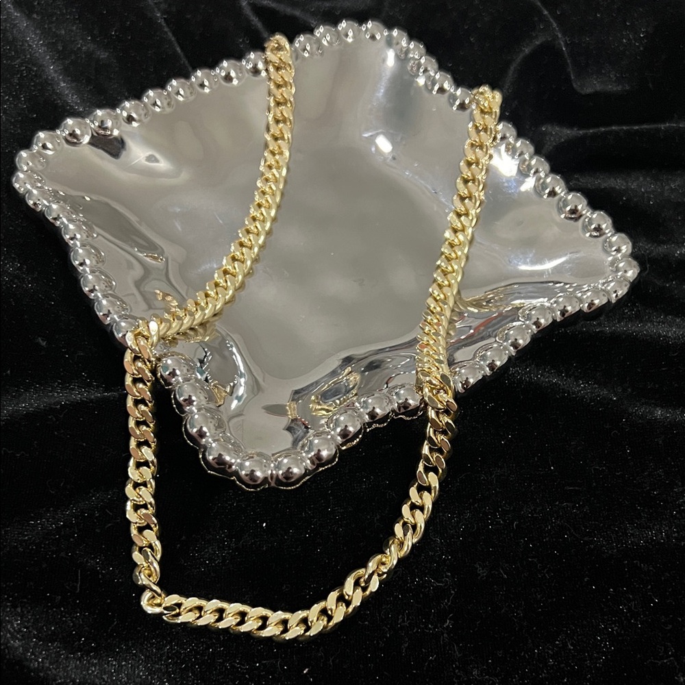 Gold Chain - Picture 1 of 1